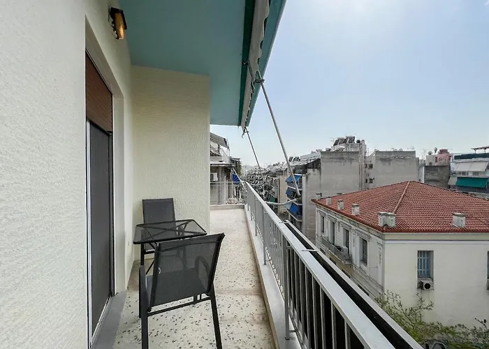 Chiou Spacious 90Sqm Apt In Athens