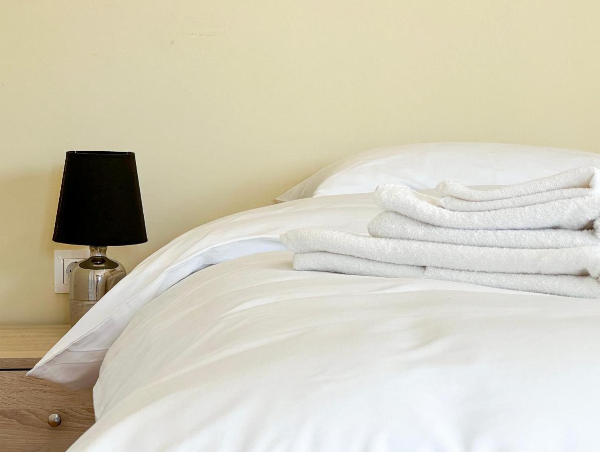 Chiou Spacious 90sqm In Apartment Athens